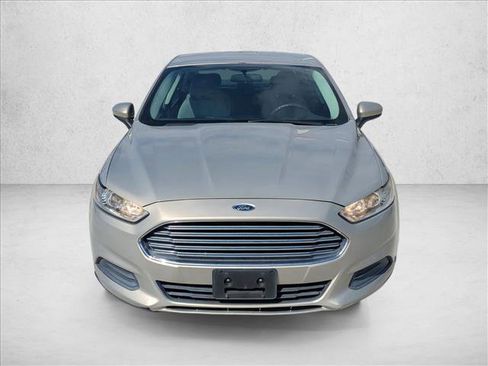Used 2015 Ford Fusion S image 2