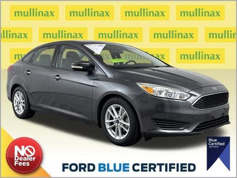 Certified 2017 Ford Focus SE image 1