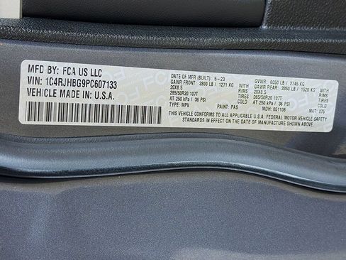 Used 2023 Jeep Grand Cherokee Limited AWD/4WD image 43