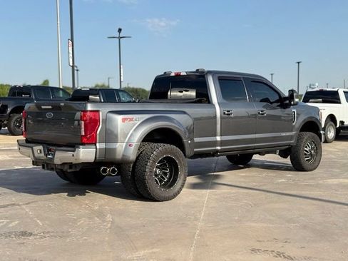 Used 2020 Ford F350 Lariat w/ Lariat Value Package AWD/4WD image 2