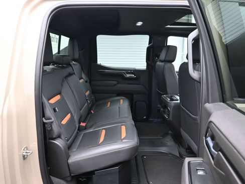 Used 2023 GMC Sierra 1500 AT4 w/ AT4 Premium Package AWD/4WD image 12