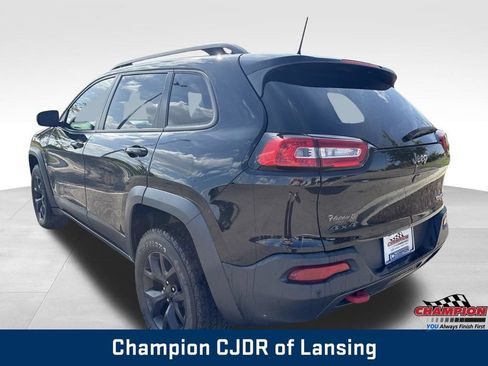 Used 2018 Jeep Cherokee Trailhawk w/ Comfort/Convenience Group AWD/4WD image 5