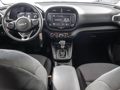 Used 2024 Kia Soul LX FWD image 21