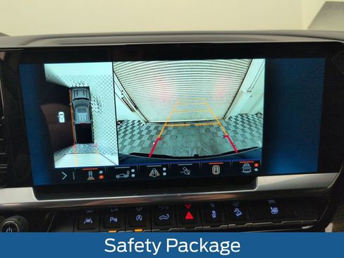 Used 2025 Chevrolet Silverado 1500 LT Trail Boss w/ Convenience Package II image 32