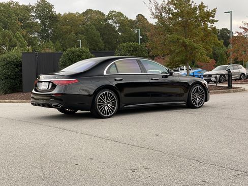 Used 2022 Mercedes-Benz S 580 S 580 image 3