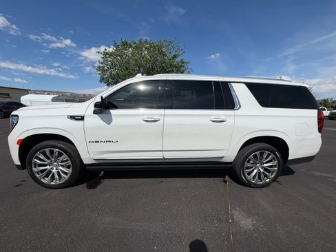 Used 2021 GMC Yukon XL Denali AWD/4WD image 1