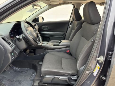 Used 2018 Honda HR-V EX image 16