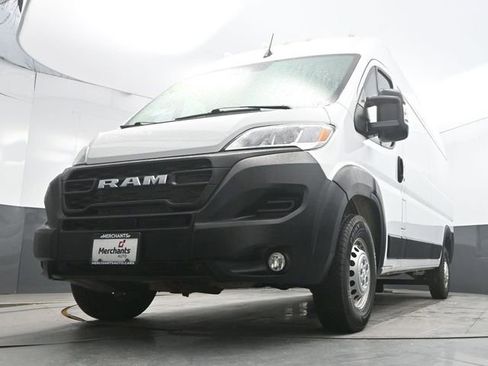 Used 2024 RAM ProMaster 2500 w/ Convenience Group FWD image 34