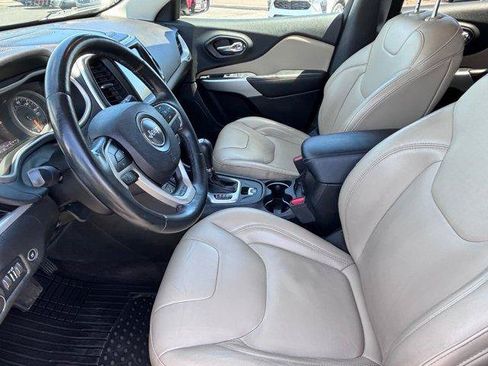 Used 2018 Jeep Cherokee Limited FWD image 16