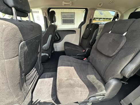 Used 2012 Dodge Grand Caravan SXT FWD image 9