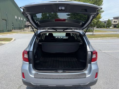 Used 2015 Subaru Outback 2.5i Premium AWD/4WD image 11