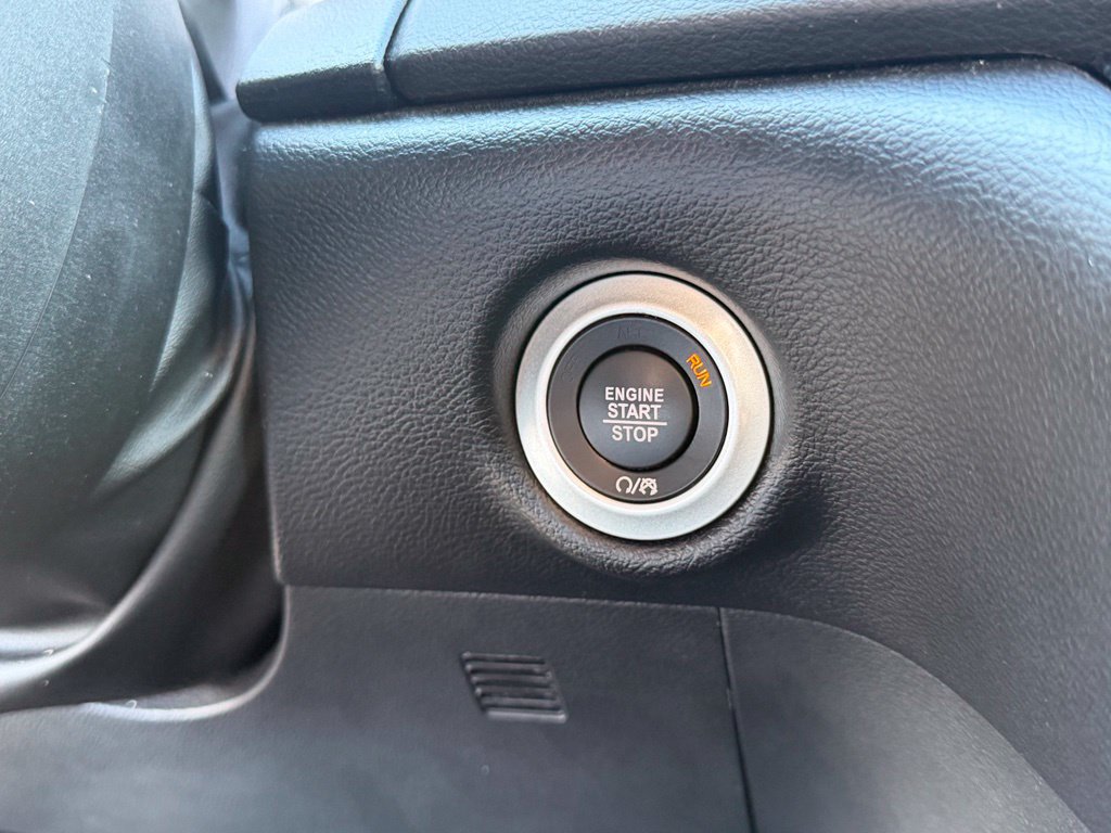 Used 2025 Chrysler Pacifica Select FWD image 22