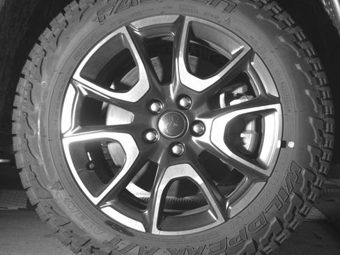 Used 2025 Jeep Compass Trailhawk AWD/4WD image 13