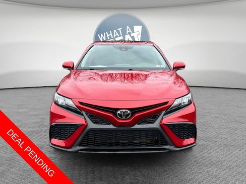 Used 2021 Toyota Camry SE w/ Cold Weather Package image 9