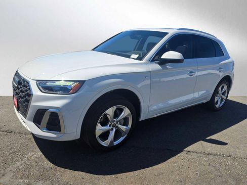 Used 2024 Audi Q5 2.0T Premium Plus w/ Premium Plus Package AWD/4WD image 7