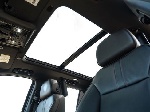 Used 2022 Chevrolet Tahoe RST w/ Sport Performance Package AWD/4WD image 4