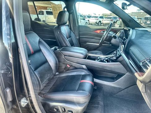 Used 2024 Chevrolet Traverse RS AWD/4WD image 26