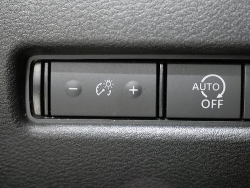 Used 2024 Nissan Rogue S FWD image 14