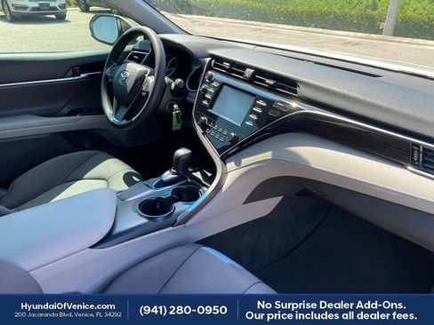 Used 2018 Toyota Camry LE FWD image 17