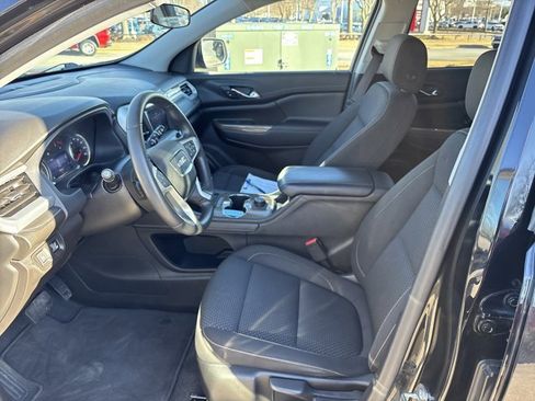 Used 2023 GMC Acadia SLE image 15