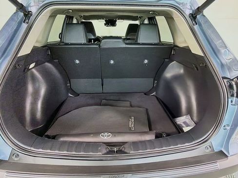 Used 2024 Toyota Corolla Cross XLE w/ Convenience Package FWD image 28
