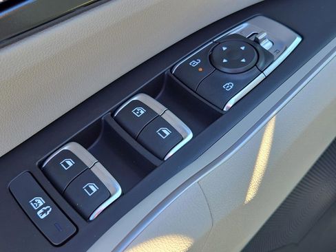 New 2026 Kia Sorento S w/ S Panoramic Sunroof Package image 16