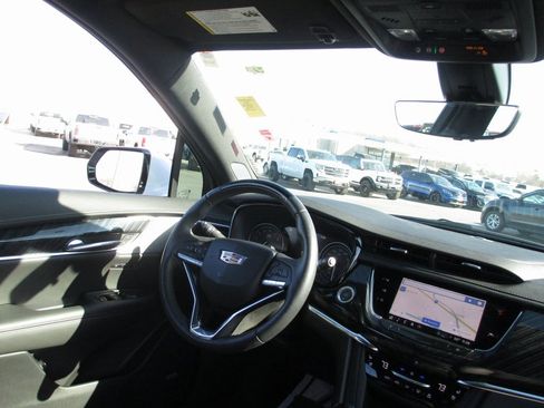 Used 2024 Cadillac XT6 Premium Luxury w/ Technology Package image 27