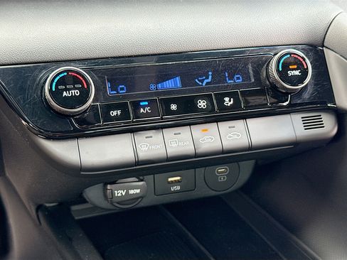 Certified 2025 Hyundai Elantra Sport FWD image 10