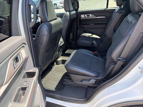 Used 2025 Ford Explorer ST AWD/4WD image 16
