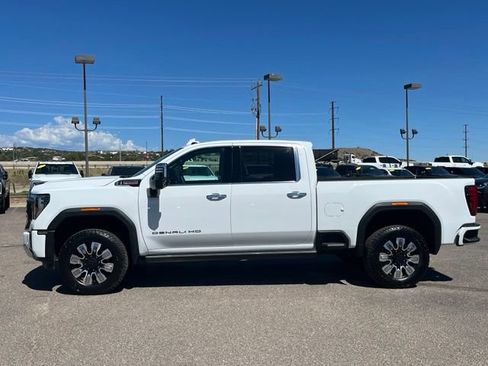 Certified 2026 GMC Sierra 3500 Denali w/ Denali Reserve Package AWD/4WD image 2