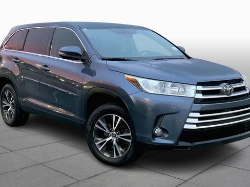 Used 2019 Toyota Highlander Plus image 2