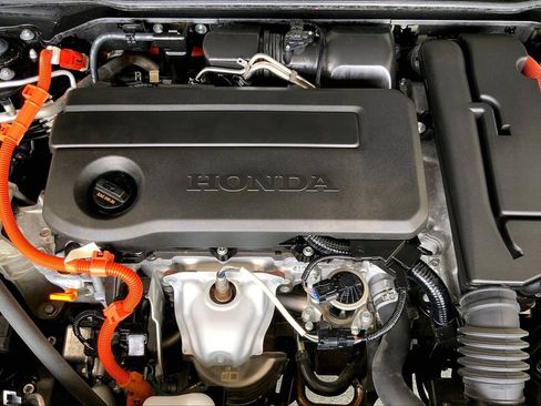 Used 2025 Honda Civic Sport image 32