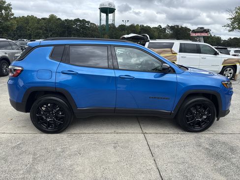 New 2026 Jeep Compass Latitude image 8