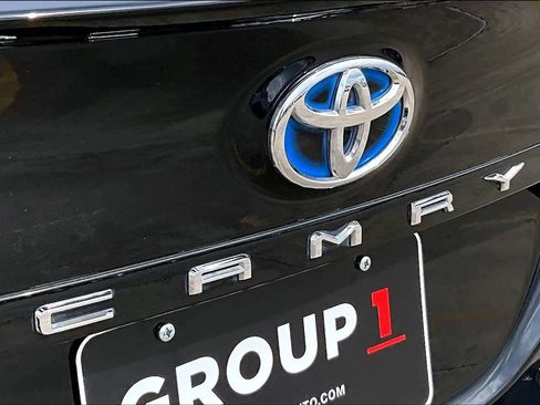 Used 2023 Toyota Camry SE image 31