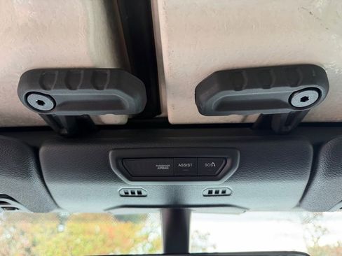 Used 2022 Jeep Wrangler Sport S image 26