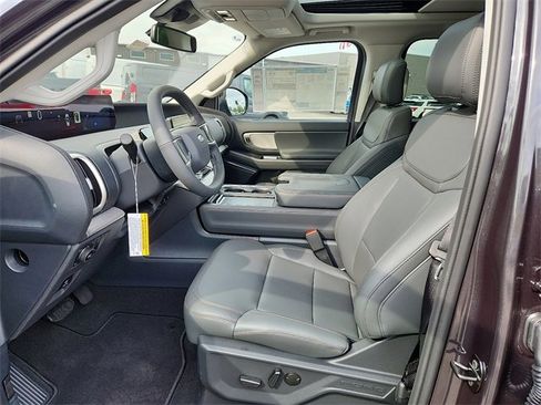 New 2025 Ford Expedition Active image 6