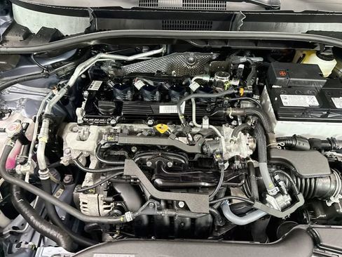 Used 2025 Toyota Corolla Cross L AWD/4WD image 29
