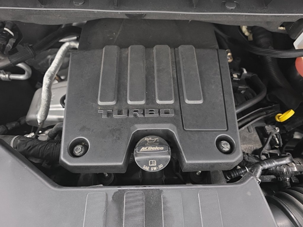 Used 2024 Chevrolet Silverado 1500 LT AWD/4WD image 20