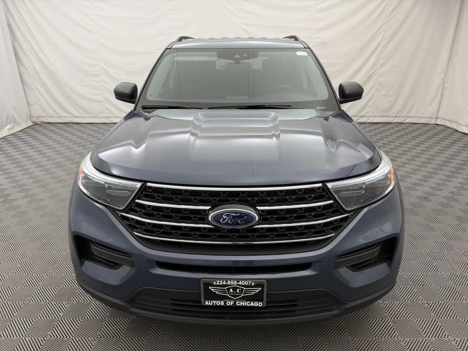 Used 2021 Ford Explorer XLT AWD/4WD image 3