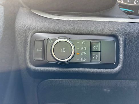 Used 2024 Ford Explorer XLT w/ Equipment Group 202A AWD/4WD image 34