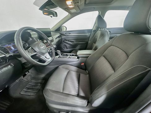Used 2023 Nissan Altima 2.5 SV w/ SV Premium Package FWD image 13