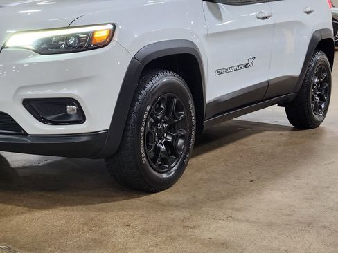 Used 2022 Jeep Cherokee Latitude w/ Sun & Sound Group image 17