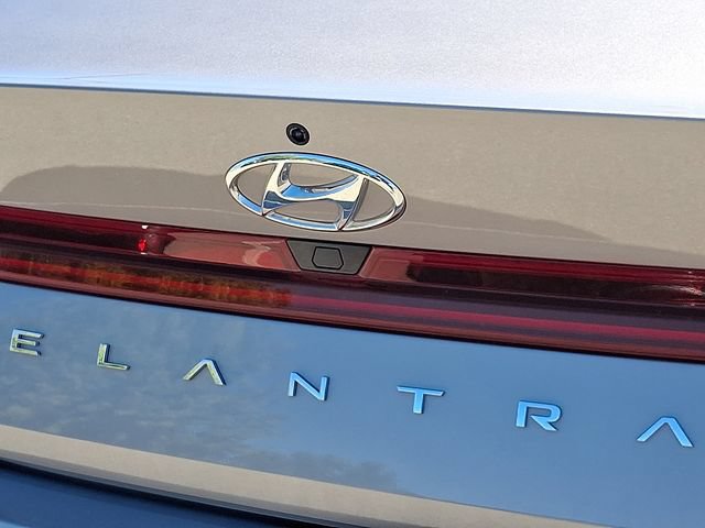 Certified 2023 Hyundai Elantra Limited FWD image 30