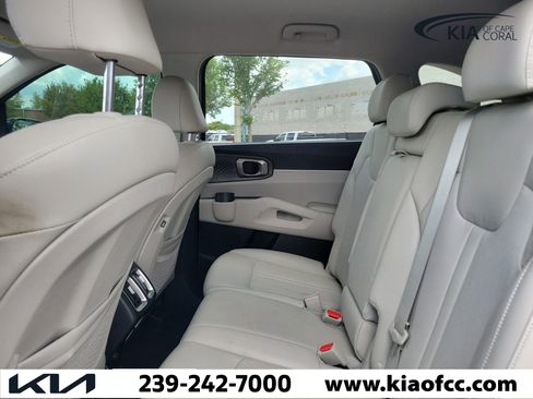 Used 2022 Kia Sorento S FWD image 10