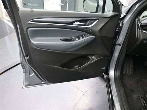 Used 2024 Buick Enclave Premium image 17