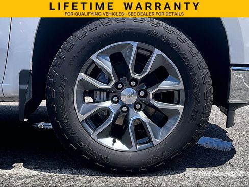 Used 2024 Chevrolet Silverado 1500 LT AWD/4WD image 9