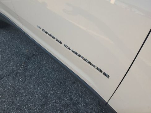 Used 2023 Jeep Grand Cherokee L Limited image 5