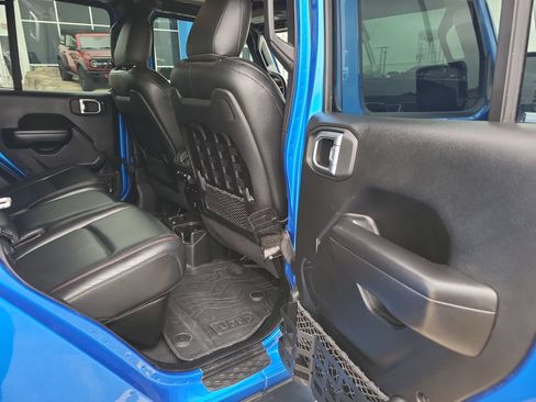 Used 2021 Jeep Gladiator Rubicon AWD/4WD image 27
