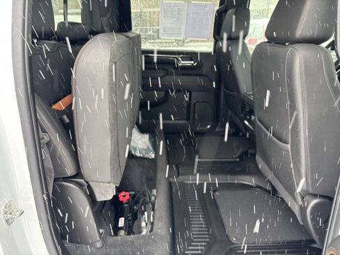 Used 2024 GMC Sierra 3500 AT4 w/ Technology Package image 29