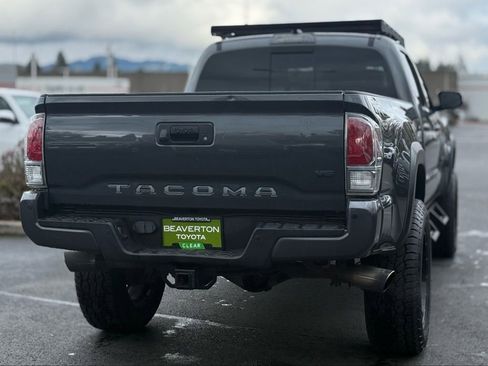 Used 2021 Toyota Tacoma TRD Off-Road w/ TRD Premium Off Road Package image 5